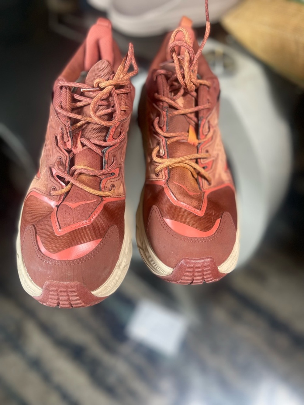Hoka One Women's Brown Cherry Mahogany Anacapa Low Hiking Running Shoes 8.5B - Picture 3 of 5